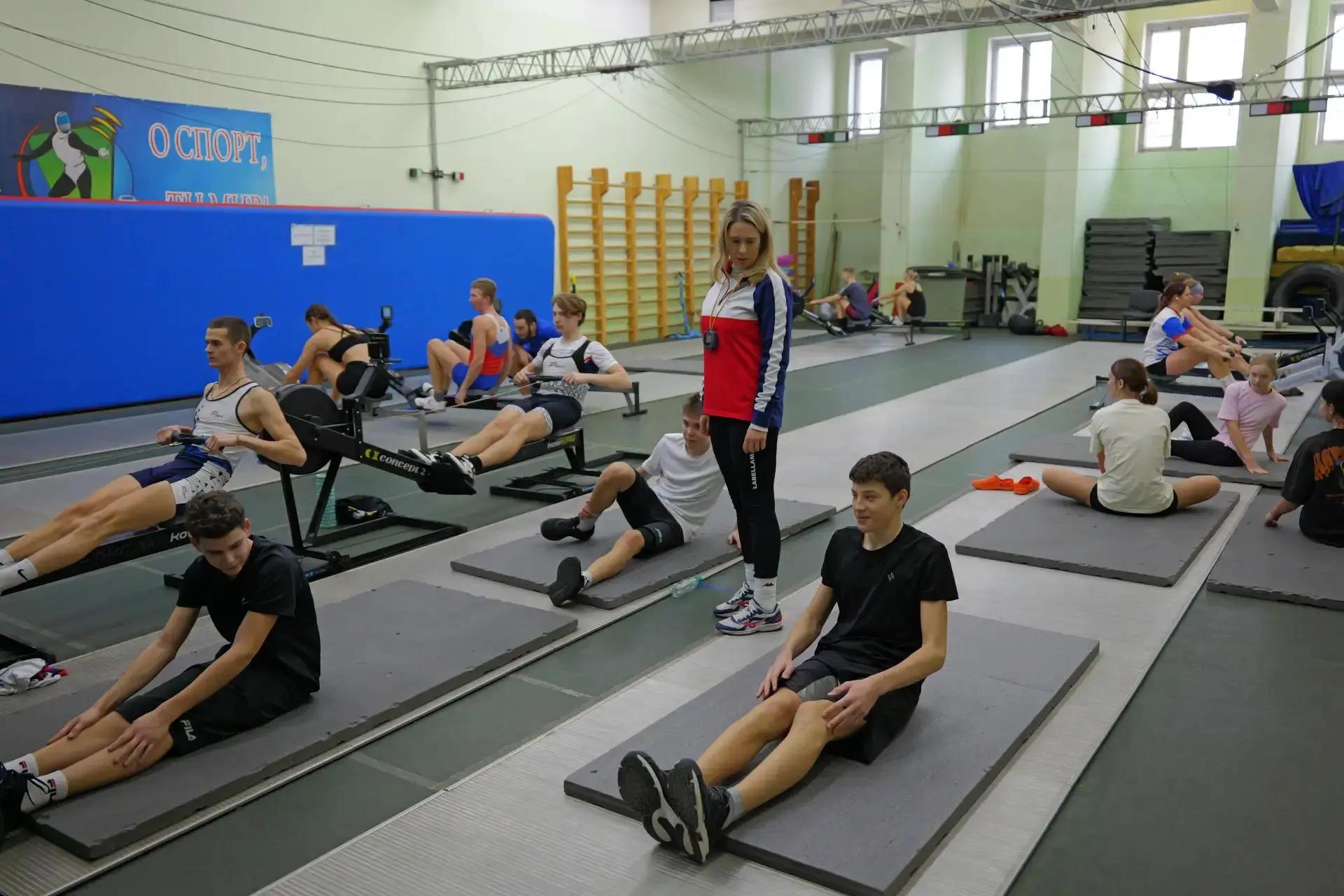 Поздравляем вас с Днем физкультурника!